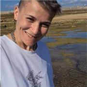 Estudiante de universidad que busca ganar un dinero extra dando clases a alumnos que lo necesiten, sobre todo alumnos con diversidad funcional (autismo y TDAH)